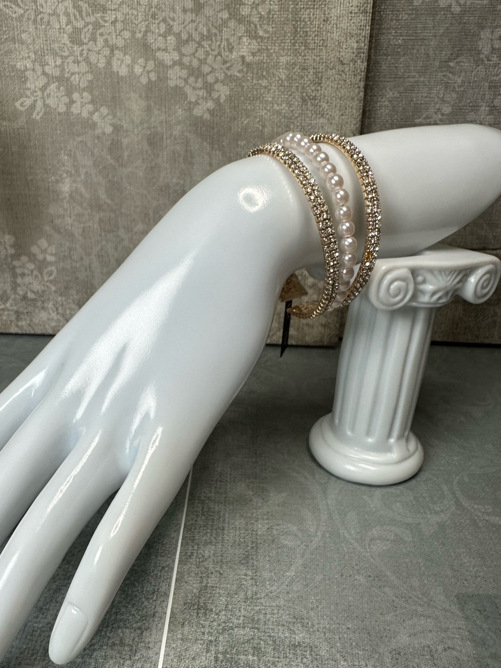 nOir Jewelry | Gold, Crystal, Beaded Bracelet | NWT